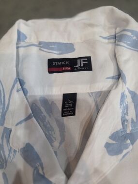 jf j.ferrar Black and White Floral Button-Up Shirt with Light Blue Accent Top